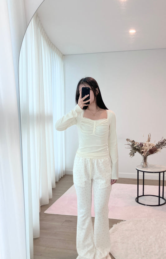 Creamy Ruche Long Sleeve Top